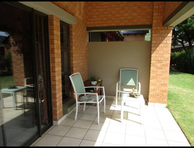1 BEDROOM TOWNHOUSE FOR SALE IN RETIRE AT MIDSTREAM